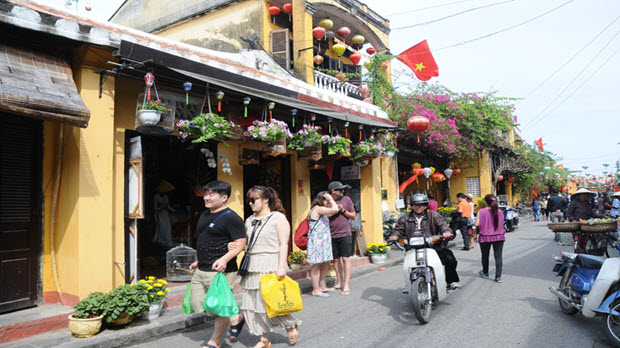 Xây dựng thành phố du lịch không khói thuốc: Việt Nam đẹp hơn trong mắt du khách